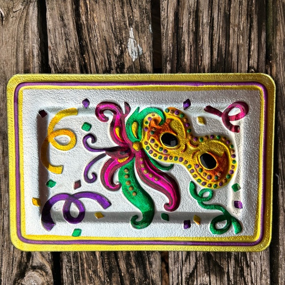 2 Decorative Metal Mardi Gras Serving Tray Platters New Orleans Louisiana - Picture 8 of 8